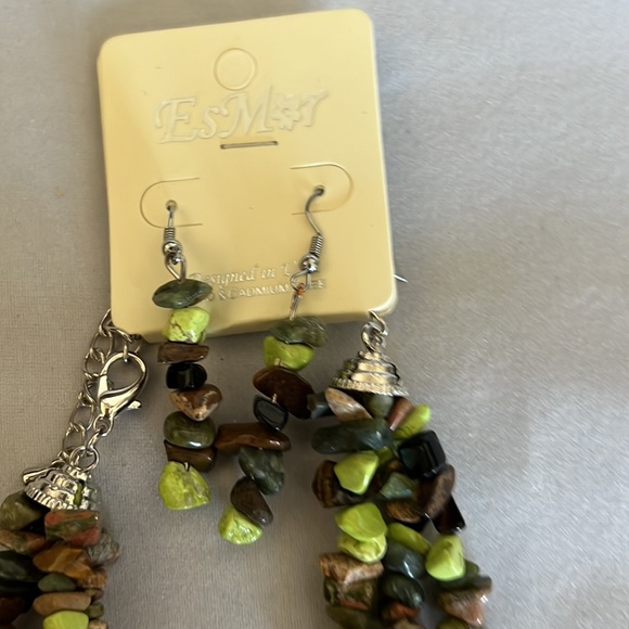 Multicolored stone necklace and matching earrings - Picture 2 of 2